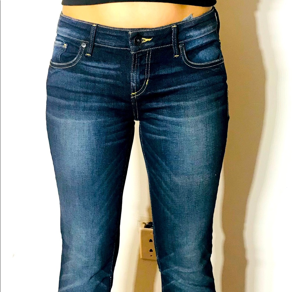 GUESS brand new stretchy jeans
